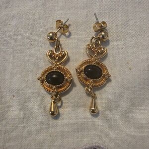 Vintage Avon "Intricate Expressions" earrings Studs